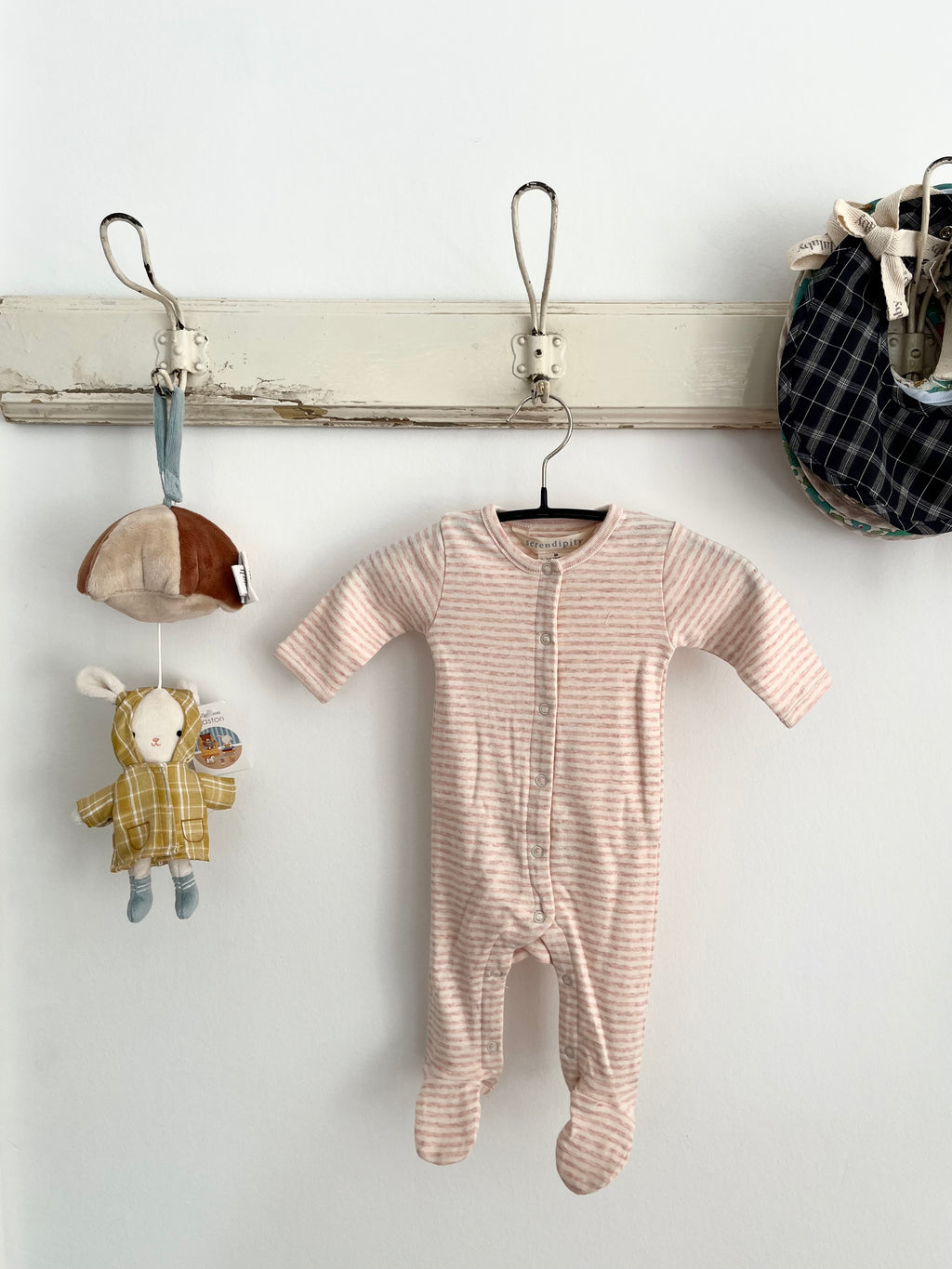 Serendipity newborn suit - Orchid/offwhite