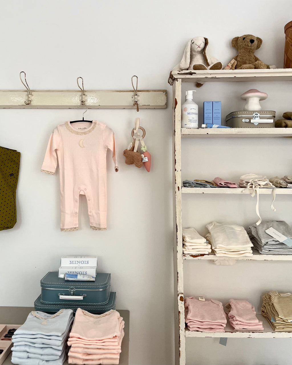 Baby Pyjamas med broderi - Lyseblå