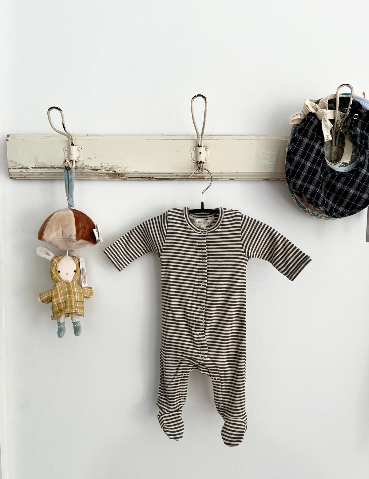 Serendipity newborn suit - Soil/offwhite