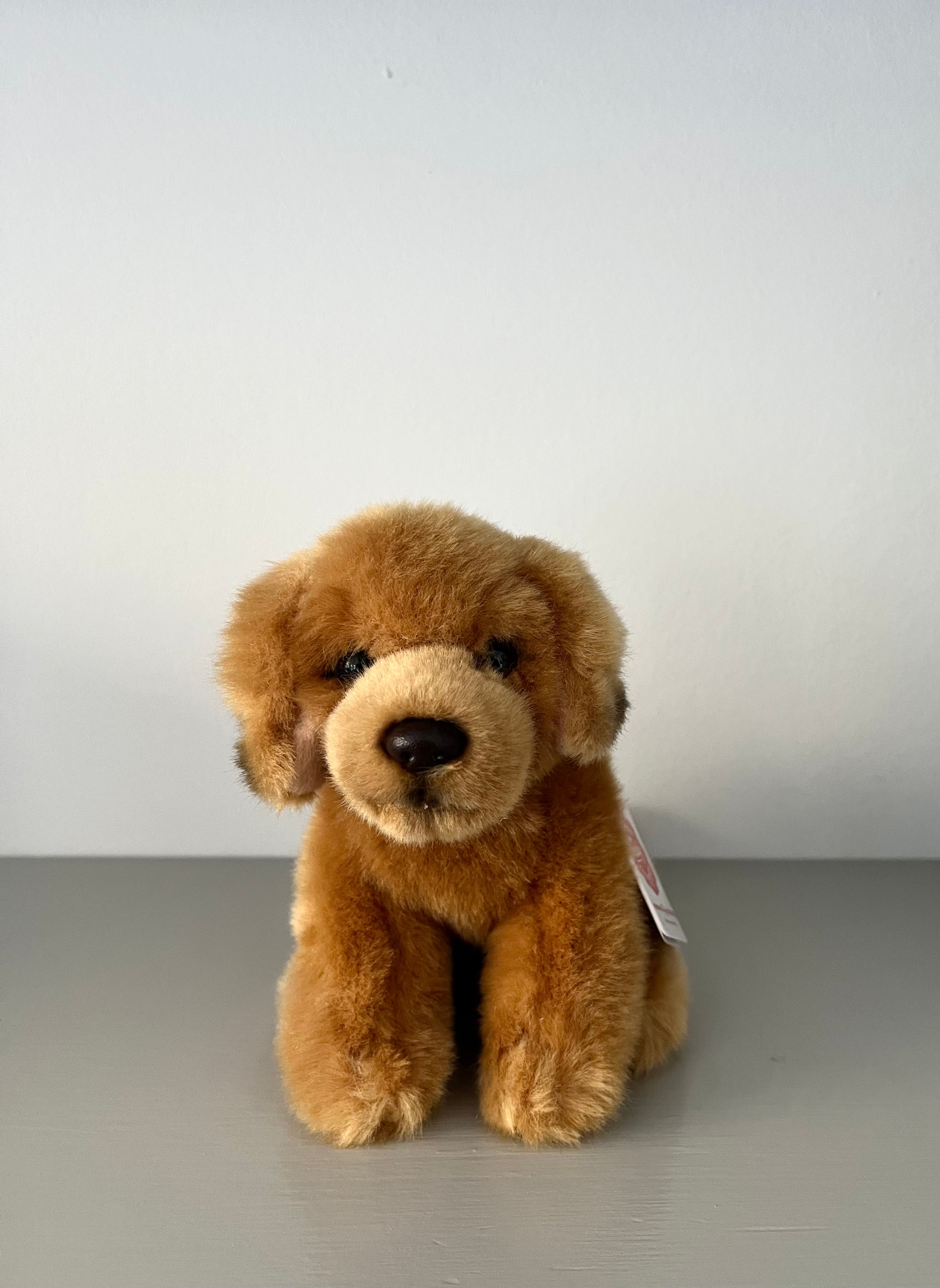 Siddende hund - Lysebrun 15 cm