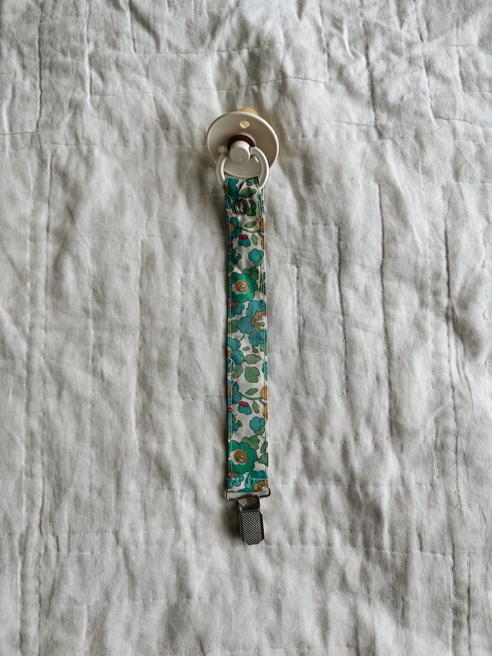 Pacifier clip - Blue betsy