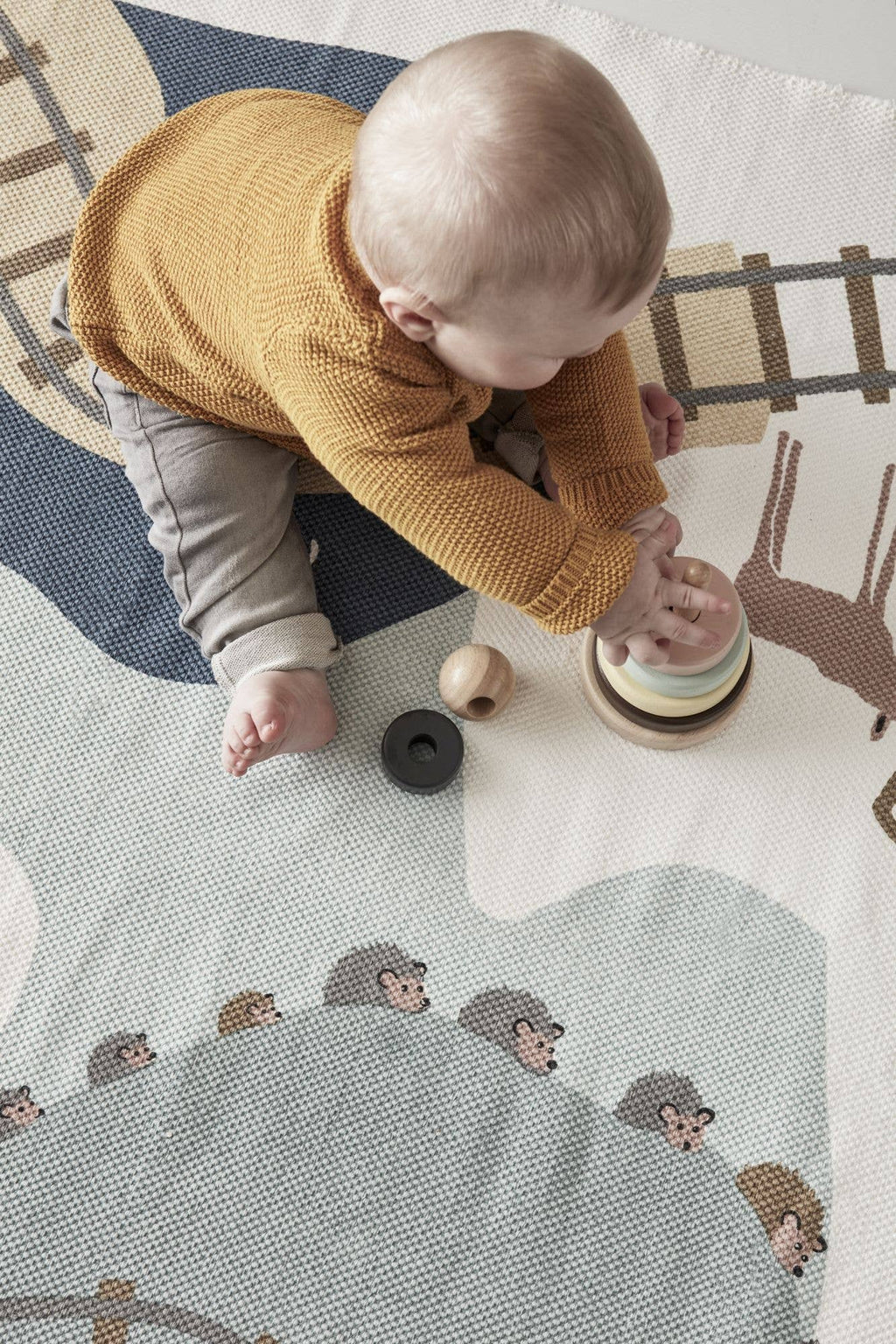 Stabeltårn i Træ – Pastelfarver